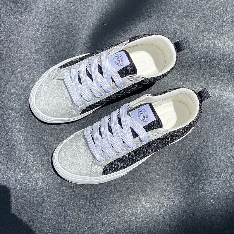 Summer Black and White Color-Blocking Large Size Shoes for Men, Fashionable Casual Shoes, Breathable Casual Trendy Shoes, Versatile Retro Patchwork Sneakers for Men