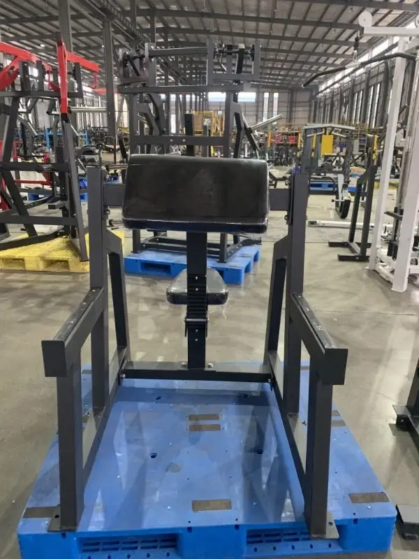 وصول جديد آلة تدريب القوة لوحة محملة معدات الصالة الرياضية يجلس الذراع الضفيرة في مادة الصلب دائم