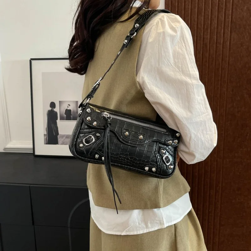 

ladies small square crossbody bag pu leather magnetic closure stitched detail one size 2025 spring everyday bag