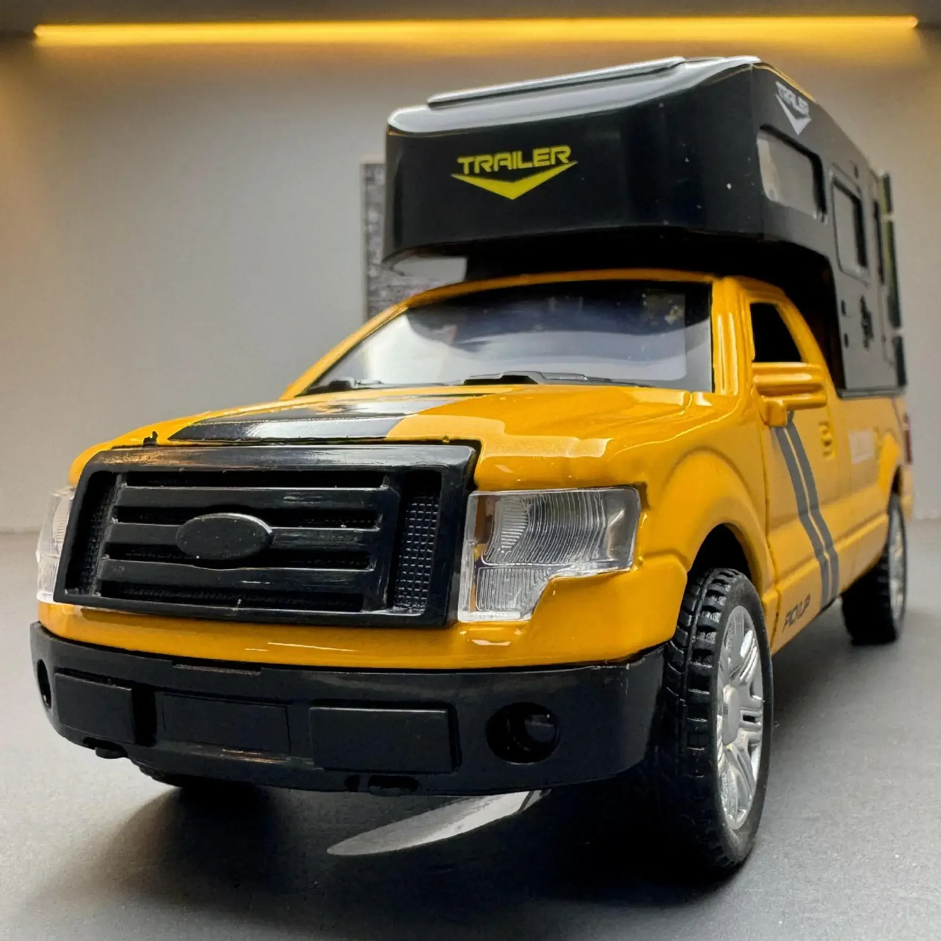 1:32 Ford F-150 modèle de voiture jouet en alliage Diecasting portes ouvert son lumière 514-up modèles de camion nervure arrière collection cadeaux pour enfants