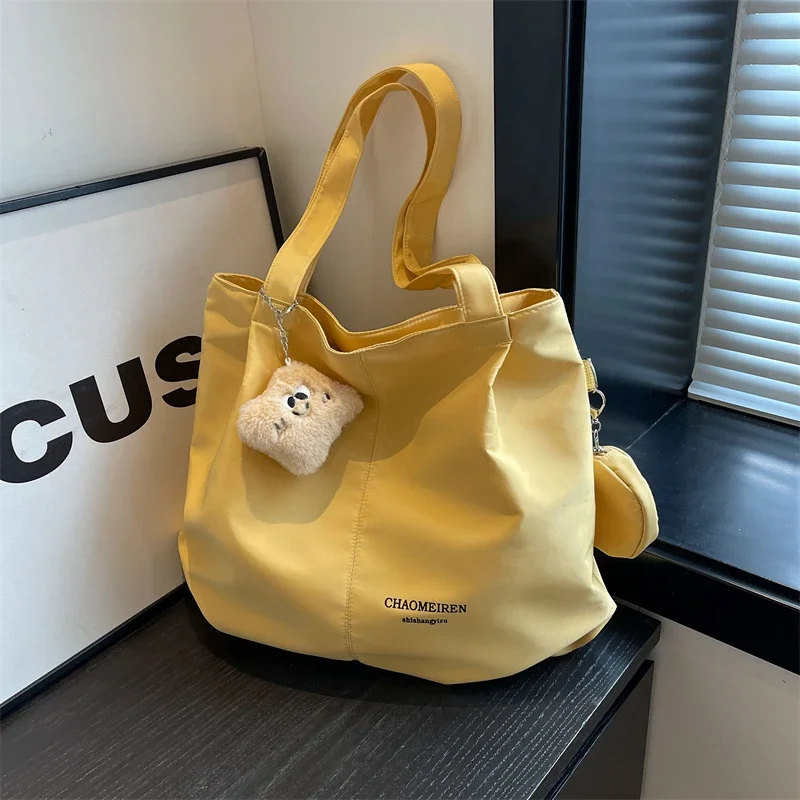 

Large Capacity Shoulder Bags Versatile Soft Nylon Solid Color Women's Tote Bags 2025 Hot Sale Commuting Trendy Ladies Bags