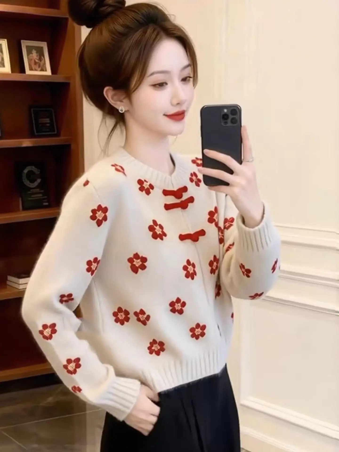

Новая китайская женская вязаная кофта с красным цветочным узором, весенняя новинка, красивый базовый слой, вязаный топ