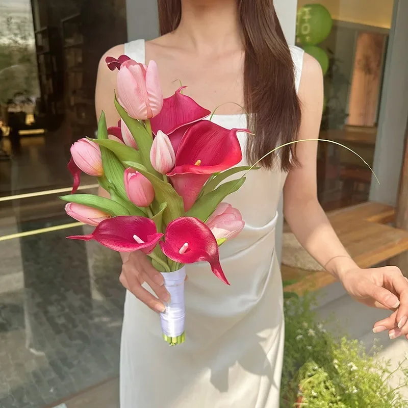 Bride marriage certificate registration new Chinese simple simulation tulip wedding holding bouquet photo props national style