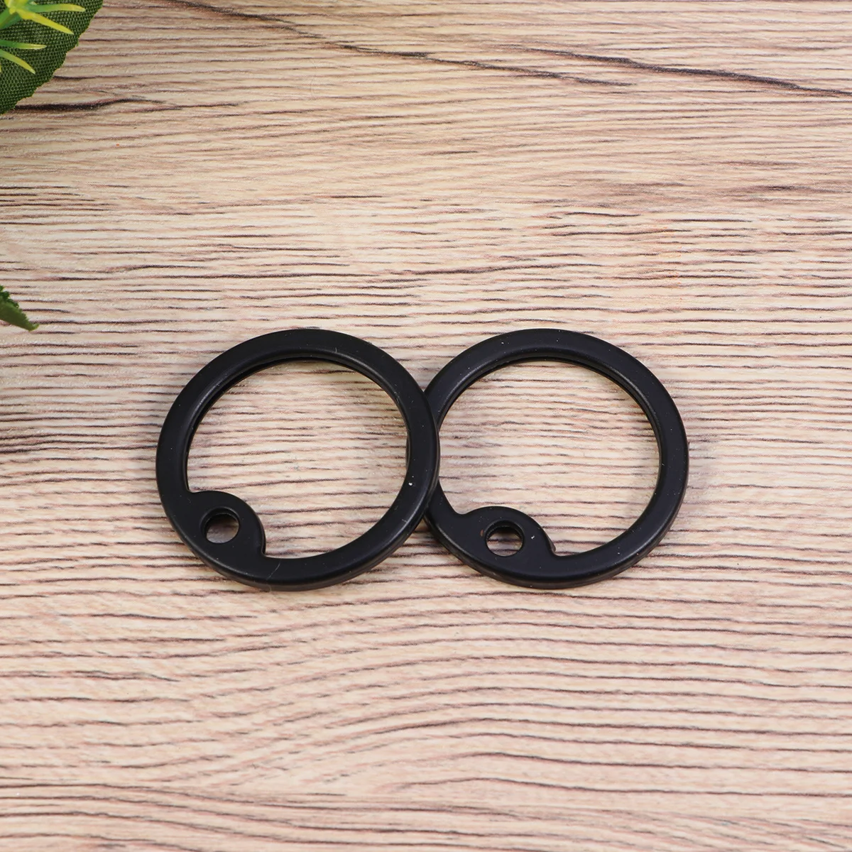 

2Pcs Military Dog Tag Silencers Black Silicone Covers Noise Reduction Protective Edge Sleeves for Tag Silencers