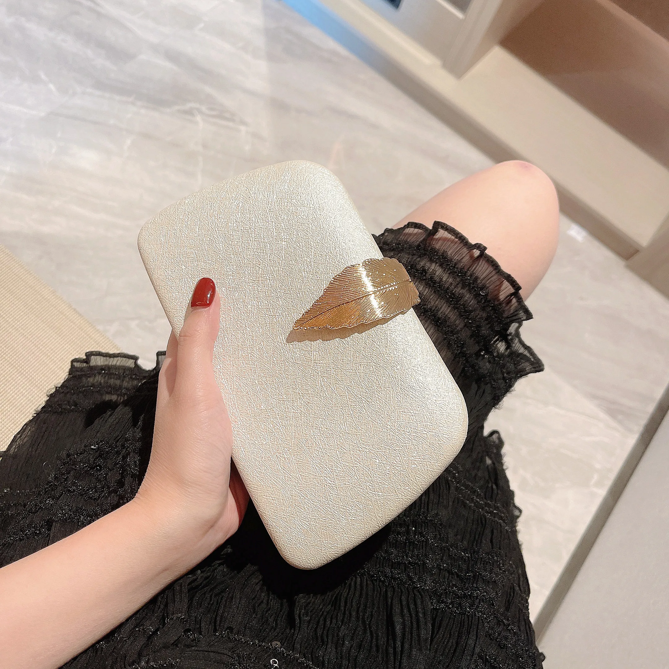 Women's Fashion Classic Leaf Buckle Box Dinner Bag Clutch Party Bag Annual Party Bag Reception Handbag Chain Bag Wedding Mini Ba