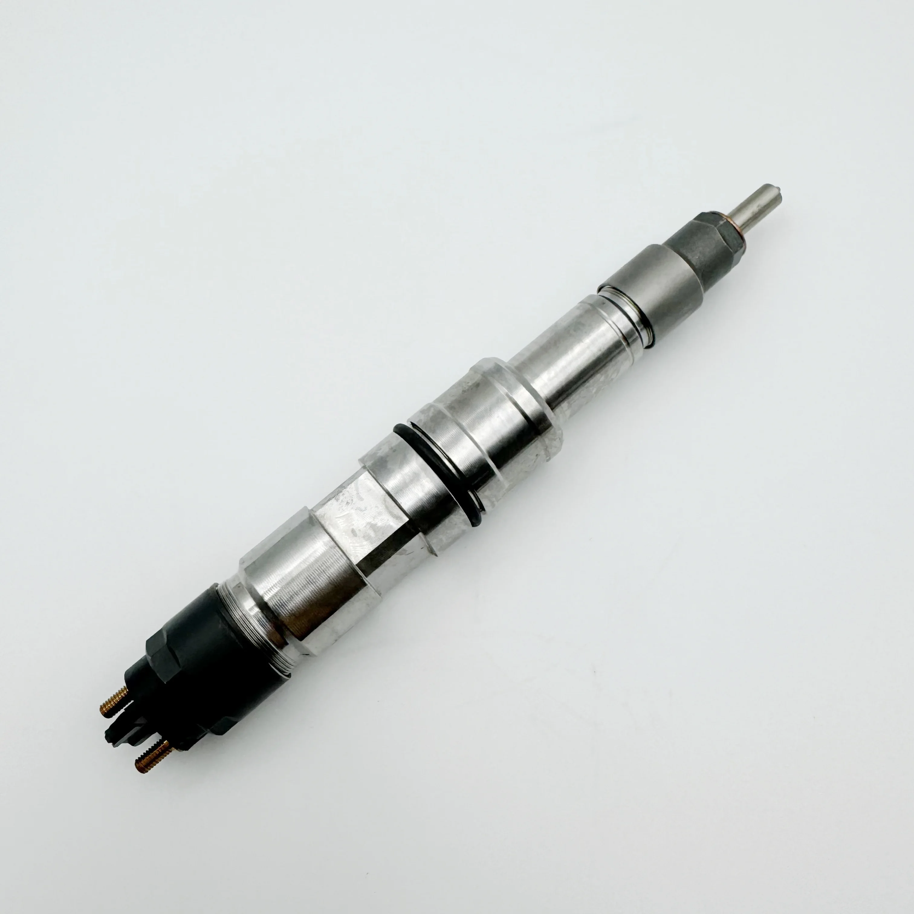 

High-quality Chinese-made diesel Common Rail Injector 0445120462 Weichai Engine Parts