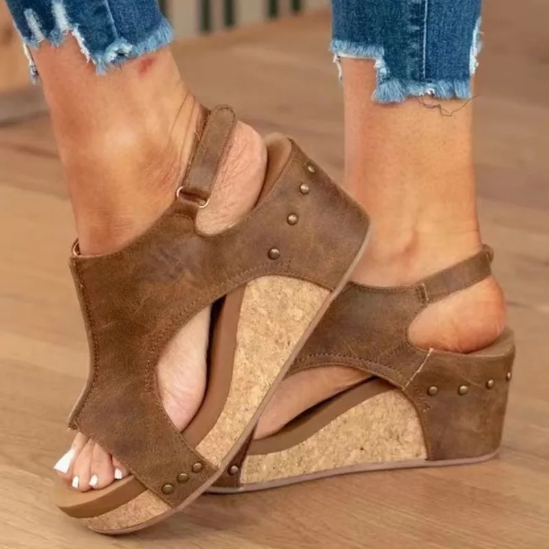 

European and American Foreign Trade Large Size New Women's Slope Heel Fish Mouth Thick Bottom Rivet Sandals Wholesale