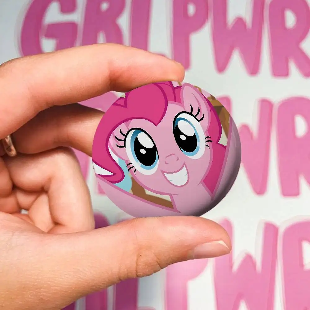 P-Pinkie P-PieS شارات لطيفة شارة بروش معدني لحقيبة الملابس قبعة ديكور مجوهرات اكسسوارات هدايا