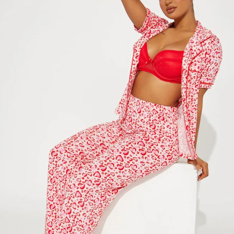

Женский современный пижамный комплект с принтом сердца, брюки с короткими рукавами, одежда для дома, удобная одежда для сна для дома и офиса, одинаковый наряд
