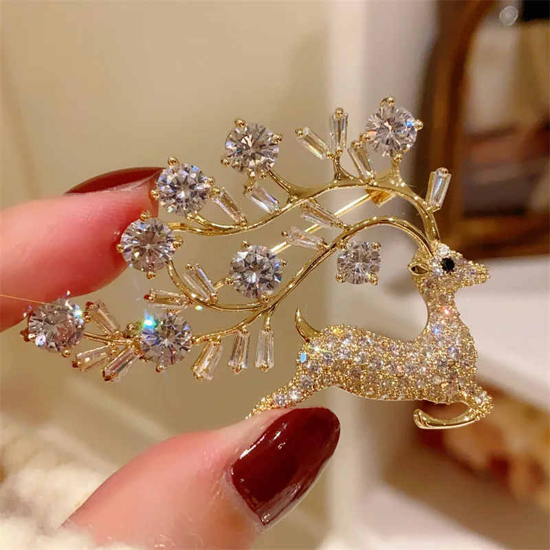 SKEDS High-end Women Men Elegant Exquistie Crystal Deer Badges Pin Classic Shining Boutique Animal Christmas Brooch Corsages