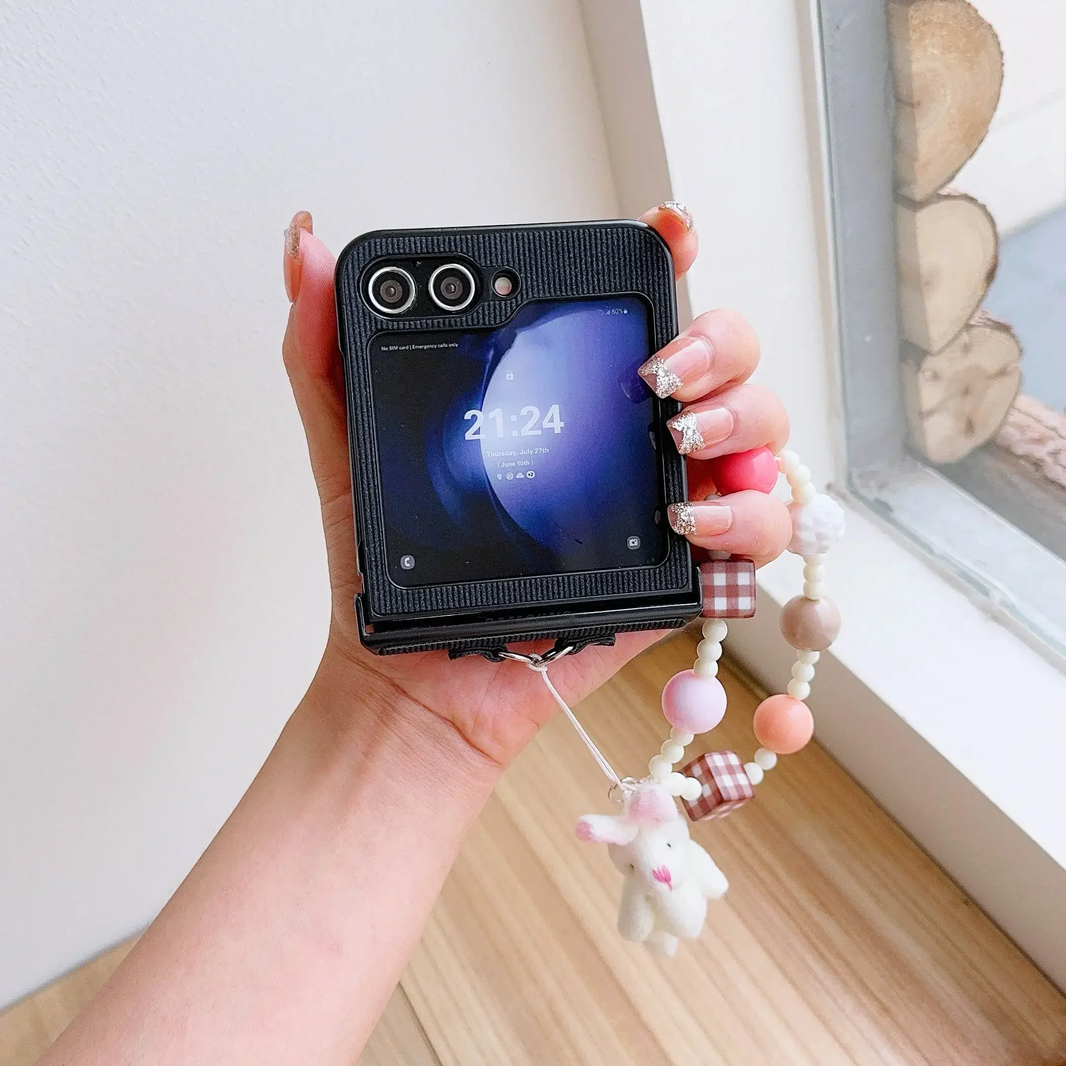 

Жемчужный милый кролик-медведь из искусственной кожи с ремешком на запястье, чехол для телефона Samsung Galaxy Z Flip 6 5 4 3 5G, защита от шарниров, противоударный чехол