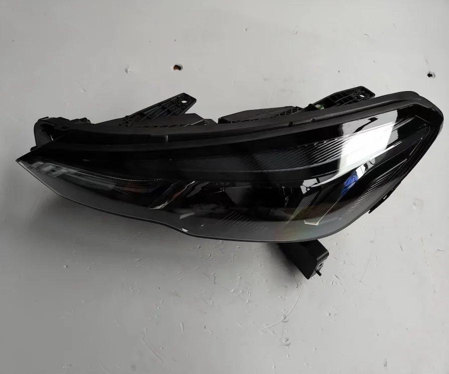 

headlamp assembly left for BAIC Zhida X3 12V car 55w auto h7 parts Auto Lighting System A00091193