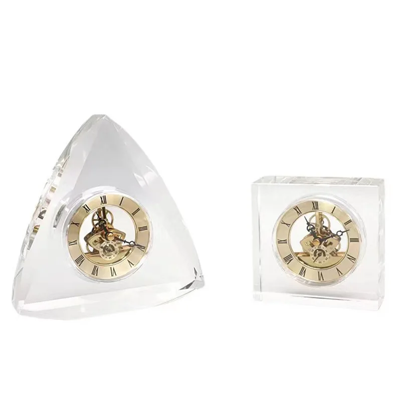 

Transparent Vintage crystal clock, clock in the dining room, clock in the dining room.
