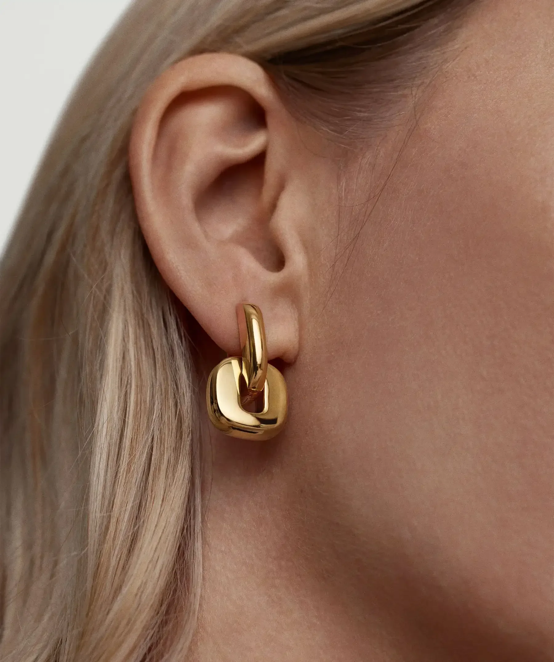 

Le.Baiser Minimalist 18k Gold Color Plated Stainless Steel Two tone Oval Splicing Earrings Women's Accessories Party Gift