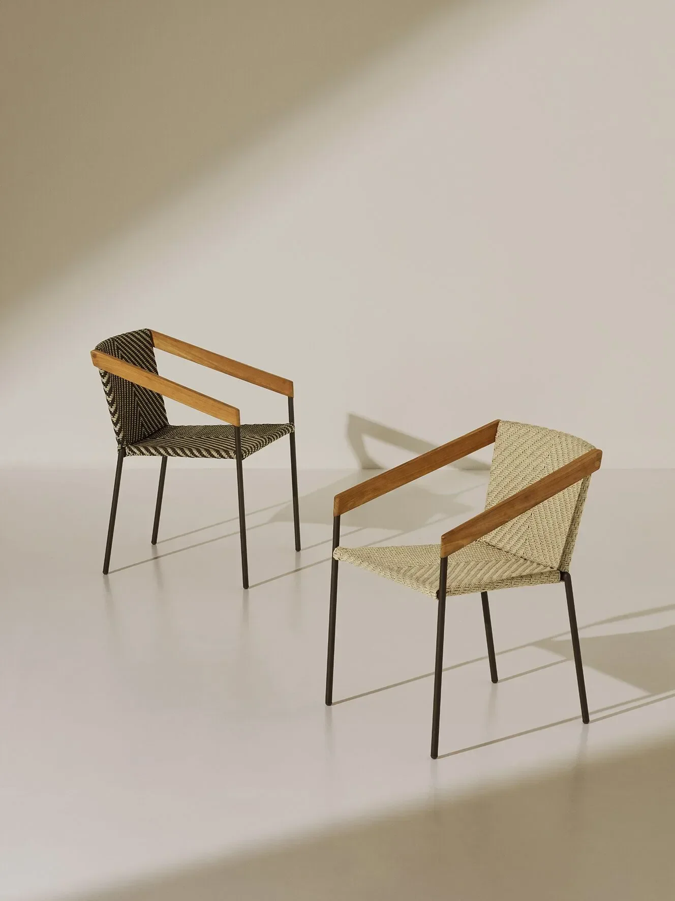 

Retro outdoor dining chair with armrests