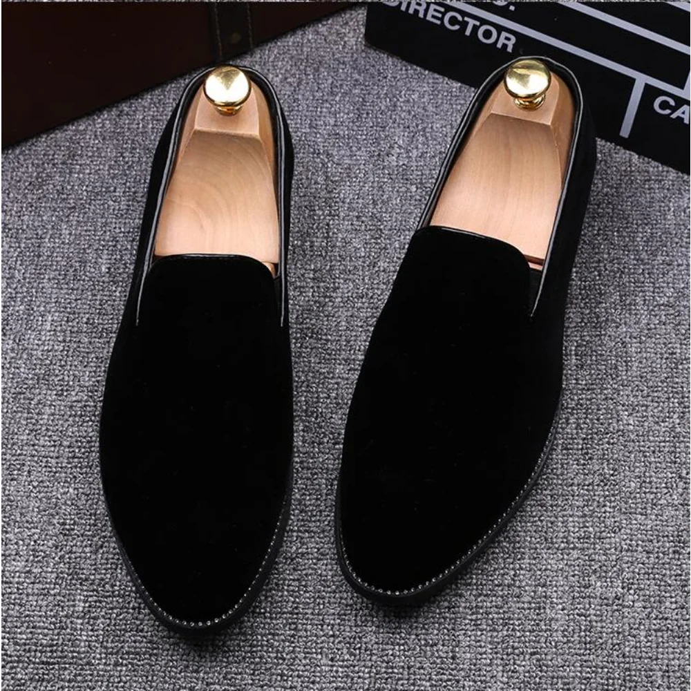 Casual Black Red Velvet Men Shoes Flat Slip-on Dress Shoes Casual Pointed Toe Solid Color Wedding Loafer Larg Size 38-44