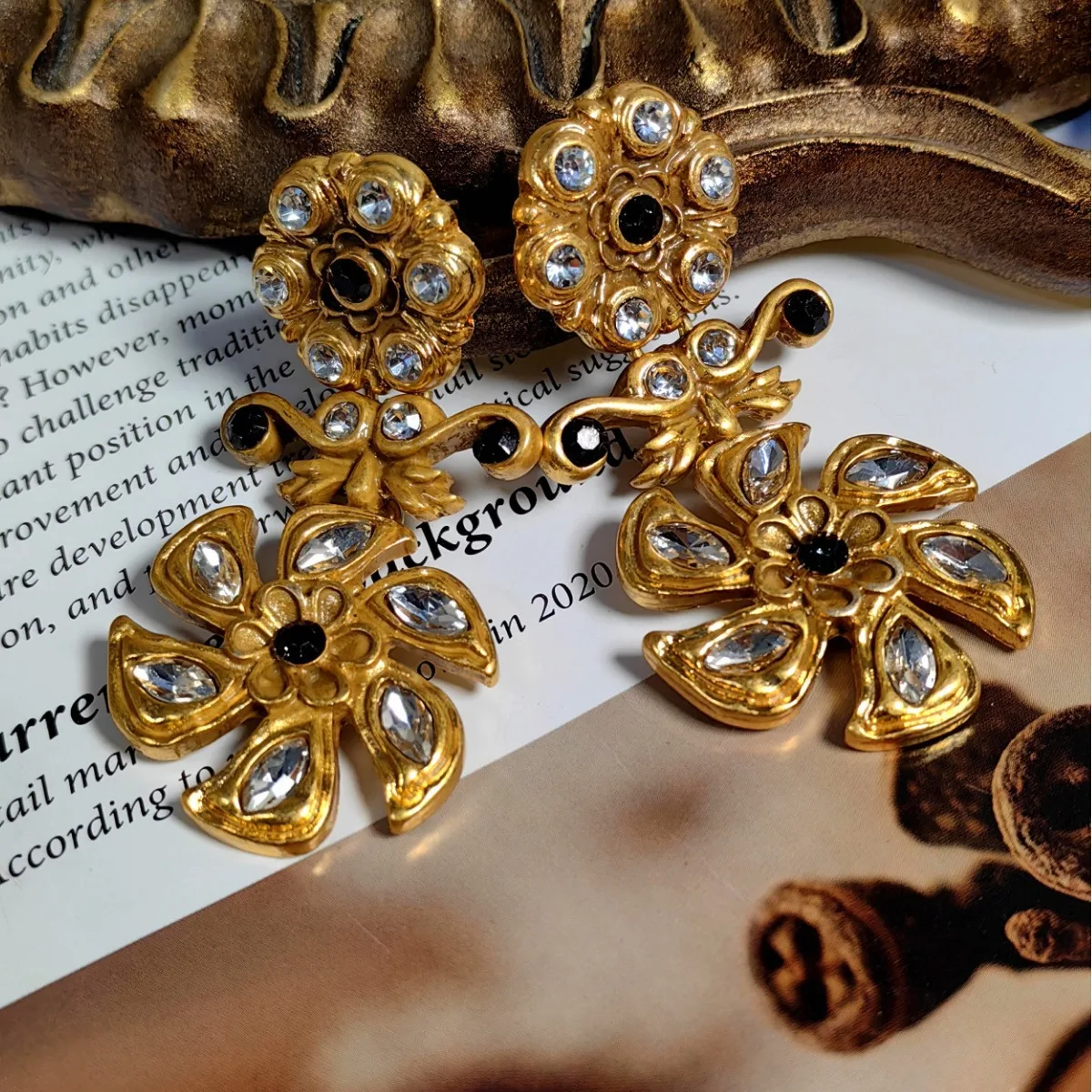 Frogskin ear hooks enamelled with glazed simple hand-crafted medieval vintage jewelry full of diamonds