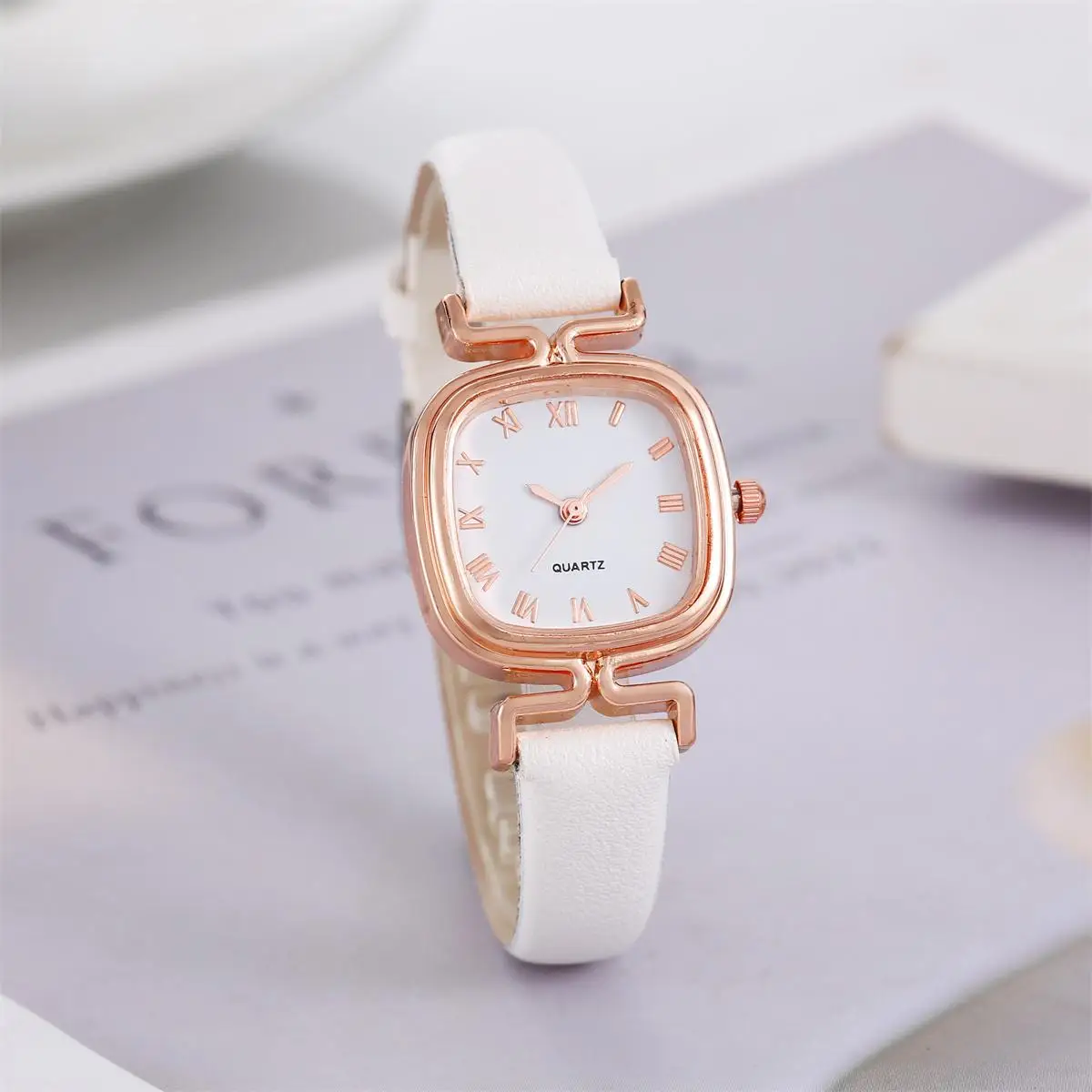 2024 new women's wristwatch small square watch foreign trade explosion Korean version of the student quartz watch