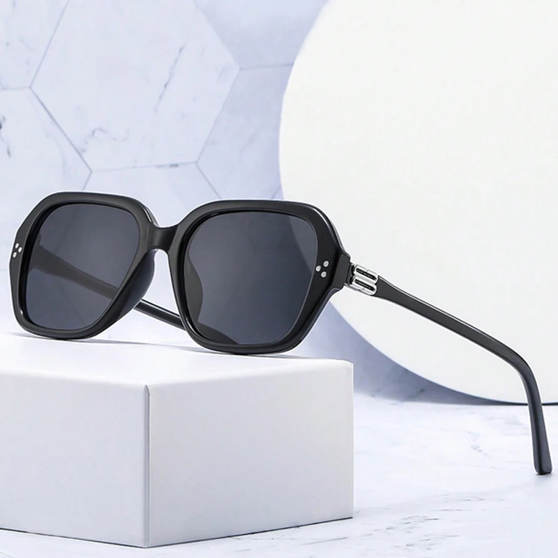 المشي لمسافات طويلة النساء مربع إطار صغير مكافحة نظارات خفيفة الرجعية الرجال Ins النظارات الشمسية UV400 الديكور الكلاسيكي تنوعا النظارات العصرية