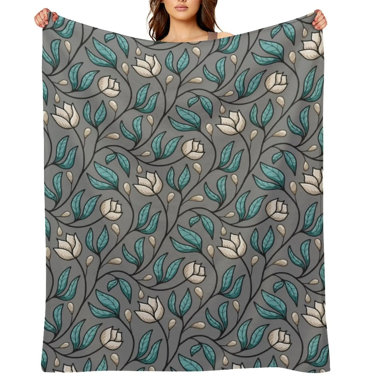 Patrón de rosas, vid floral, flores, hojas y bayas en crema, verde azulado y gris Manta térmica pesada