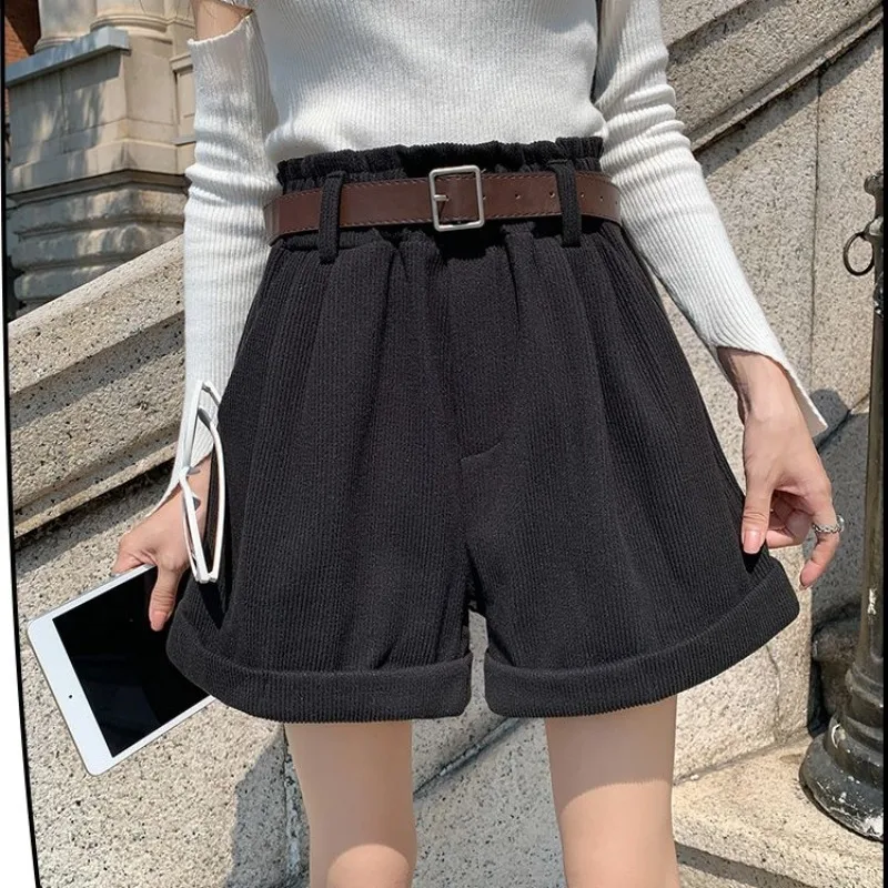 Pantaloncini di velluto a coste Donna A-line a vita alta Elegante stile coreano allentato Casual All-match Vintage Giovane donna Gamba larga Donna Chic Ins