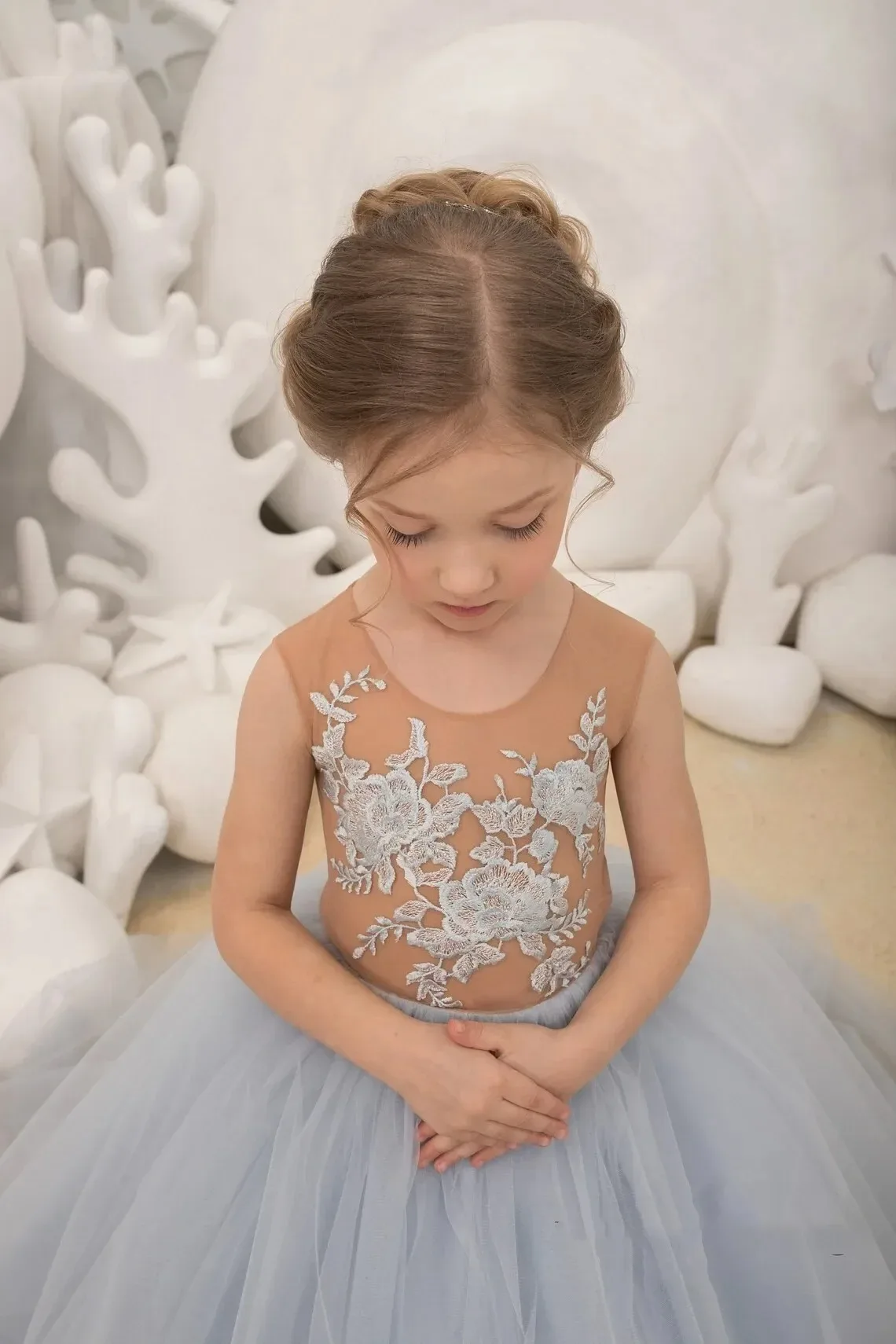 

Customized Elegant Flower Girl Dresses for Wedding Lace Appliques Princess Girl Kids Birthday Party First Holy Communion Gowns