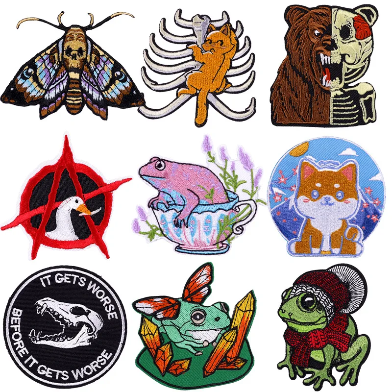 

Punk Animal Embroidery Patches DIY Frog Butterfly Bear Iron on Cloth Stickers Chest Shoulder Badges Jeans Jackets Accessories