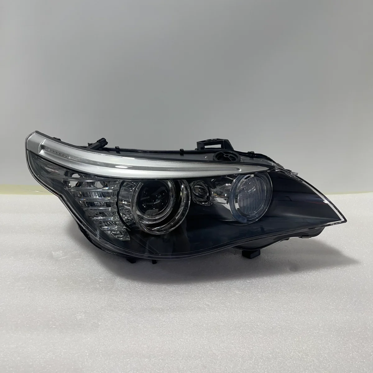 

63127045691 63127045692 AFS Adaptive Bi-Xenon Headlight for E60 E61 LCI 520i 525i 530i 535i 2008 2009 2010 Car Head Lamp