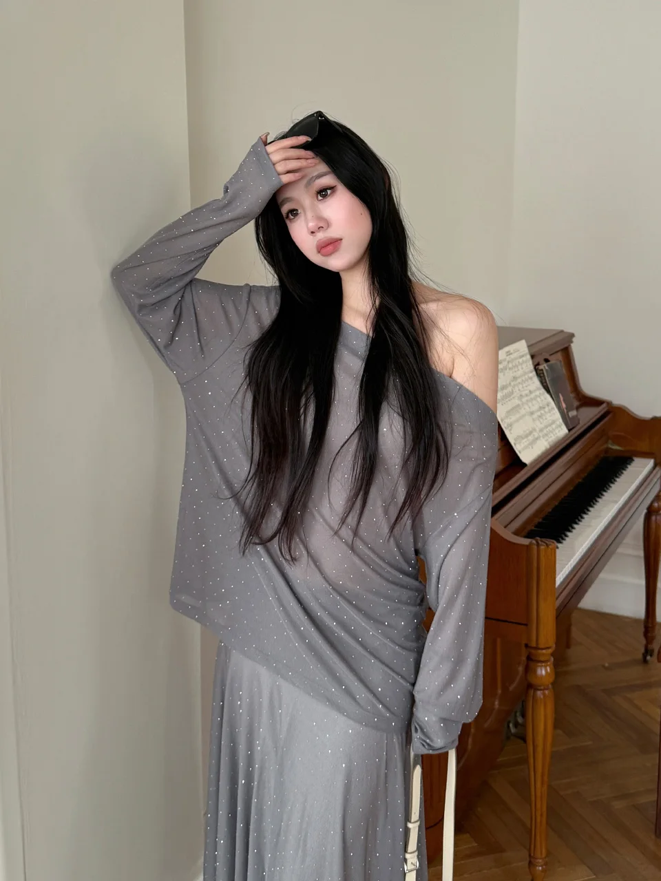 

Вязаная футболка летняя асимметричная свободная посадка Cool Sle ort Sve Полиэстер Волокно Sensation Тонкая модель 25-29