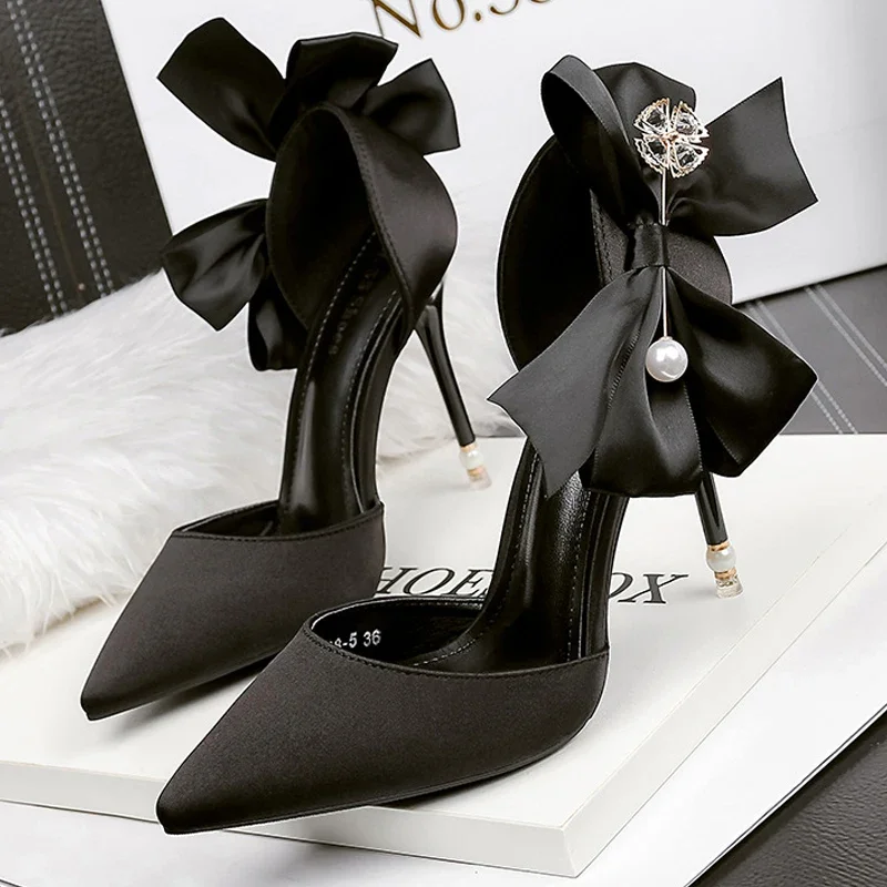 

2023 New Bow-knot Women Pumps Designer Shoes High Heels Sandals Women Satin Stiletto Heels Sexy Pearl Wedding Shoes Plus Size 43