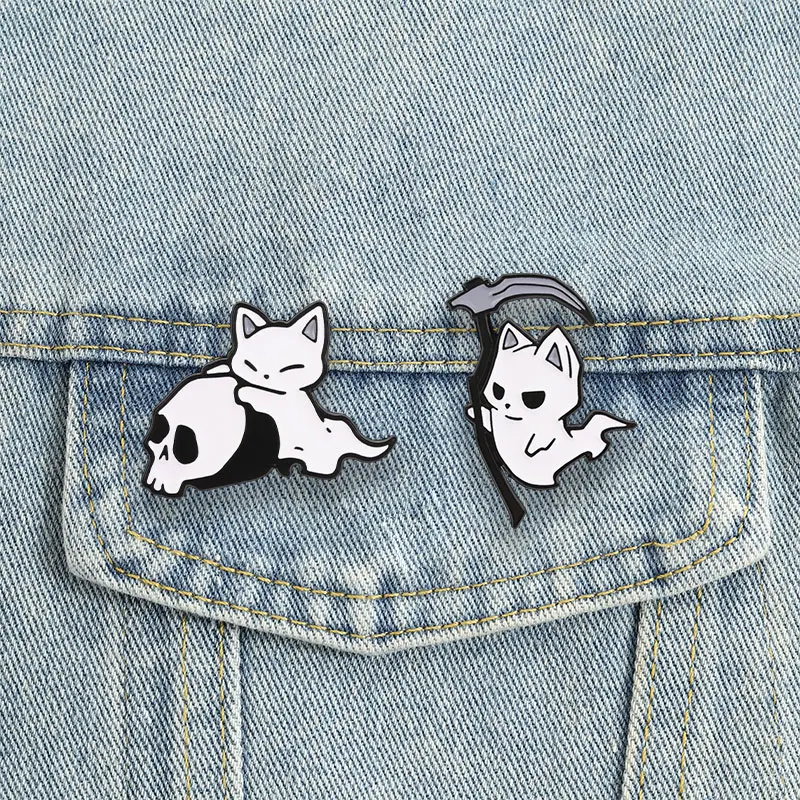 Ghost Cat Badge Gothic Grim Reaper Kitten Enamel Pins Spooky Scythe Skull Cat Brooch Halloween Dark Style Accessories