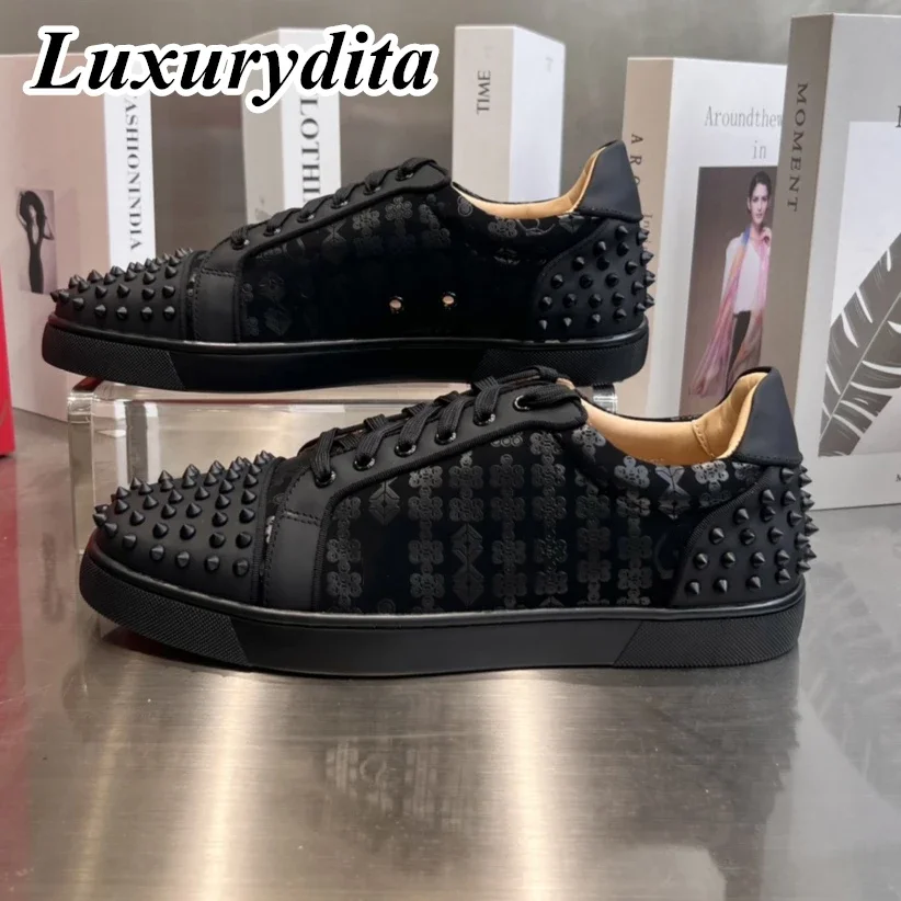 

Top Quality Womens Trendy Casual Sneakers Luxury Mens Real Leather Tennis Shoes Designr Red Soled Tide Lovers Rivet Shoes HJ0489
