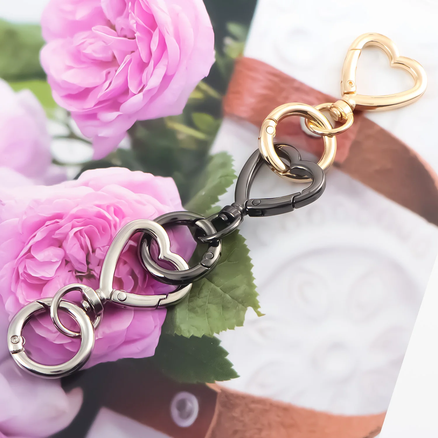 2 قطعة سلسلة المفاتيح المعدنية شكل قلب DIY بها بنفسك معلقة مشبك حلقة رئيسية الربيع المفاجئة المفاتيح كليب معلقة مشبك سلسلة مفاتيح اكسسوارات
