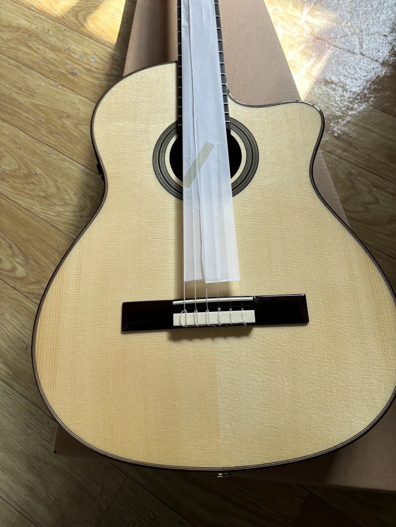 Thumbnail 2 - #16 Latest Acoustic Guitars Offers
