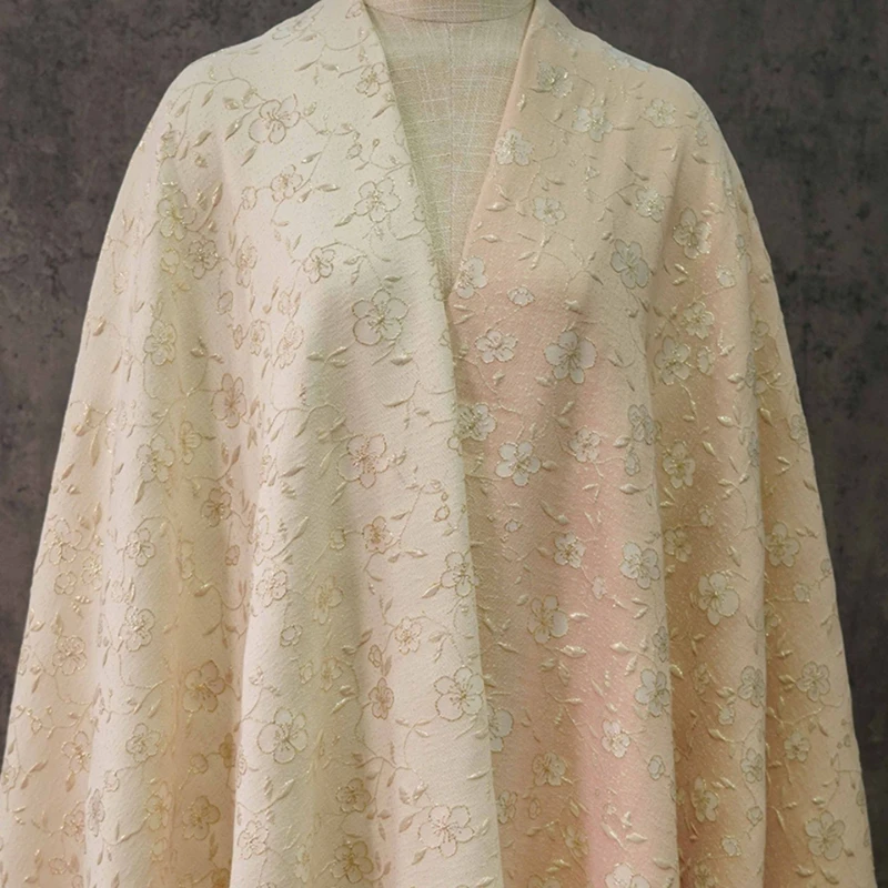 Gaun Cheongsam Jacquard Timbul 3D Benang Emas Bunga Persik Gaun Malam Qipao Bunga Musim Semi Musim Panas Tiongkok Baru Kotak Mewah