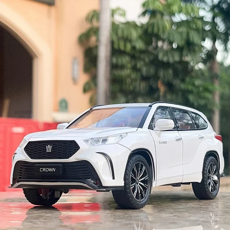 

1:24 Crown KLUGER SUV, модель автомобиля из сплава, литье под давлением, металлическая игрушка, внедорожники, модель автомобиля, высокая имитация звука и света, подарки для детей