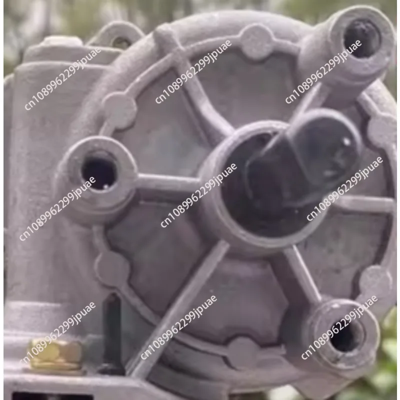 Worm gear reducer motor, copper turbine, plastic worm gear above 80 turns to the right D axis