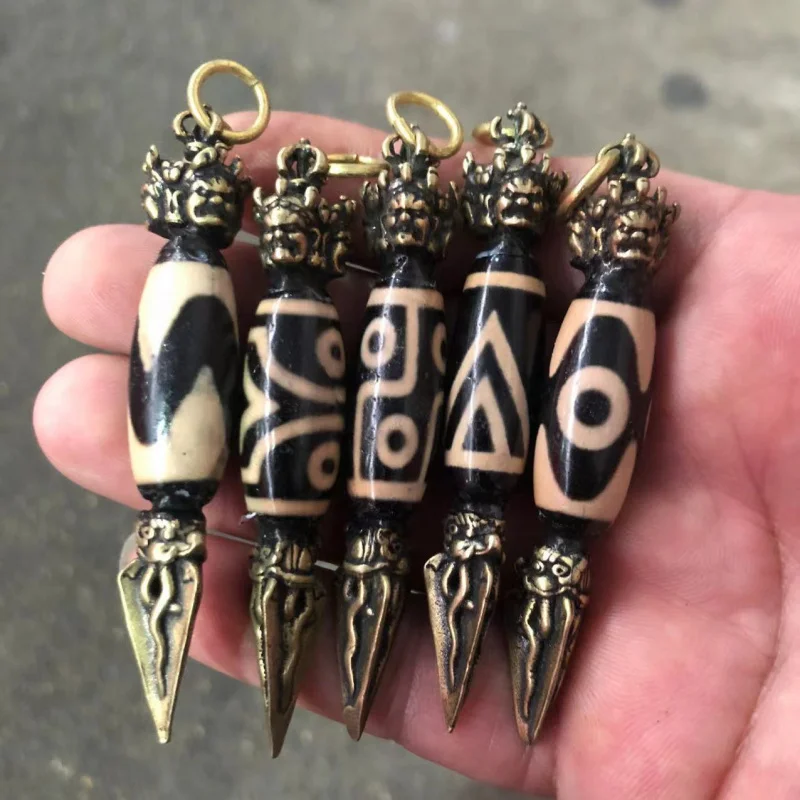 Wholesale Agate Dzi Pendant Vintage Brass Vajra Inlaid Tiger Tooth Three-Eye Sky Bead Pendant DIYOrnament