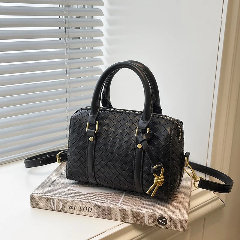 

Famous Designer Women's Leather Crossbody Bag Shoulder Handbag Messenger Tote Classic Elegant Luxury