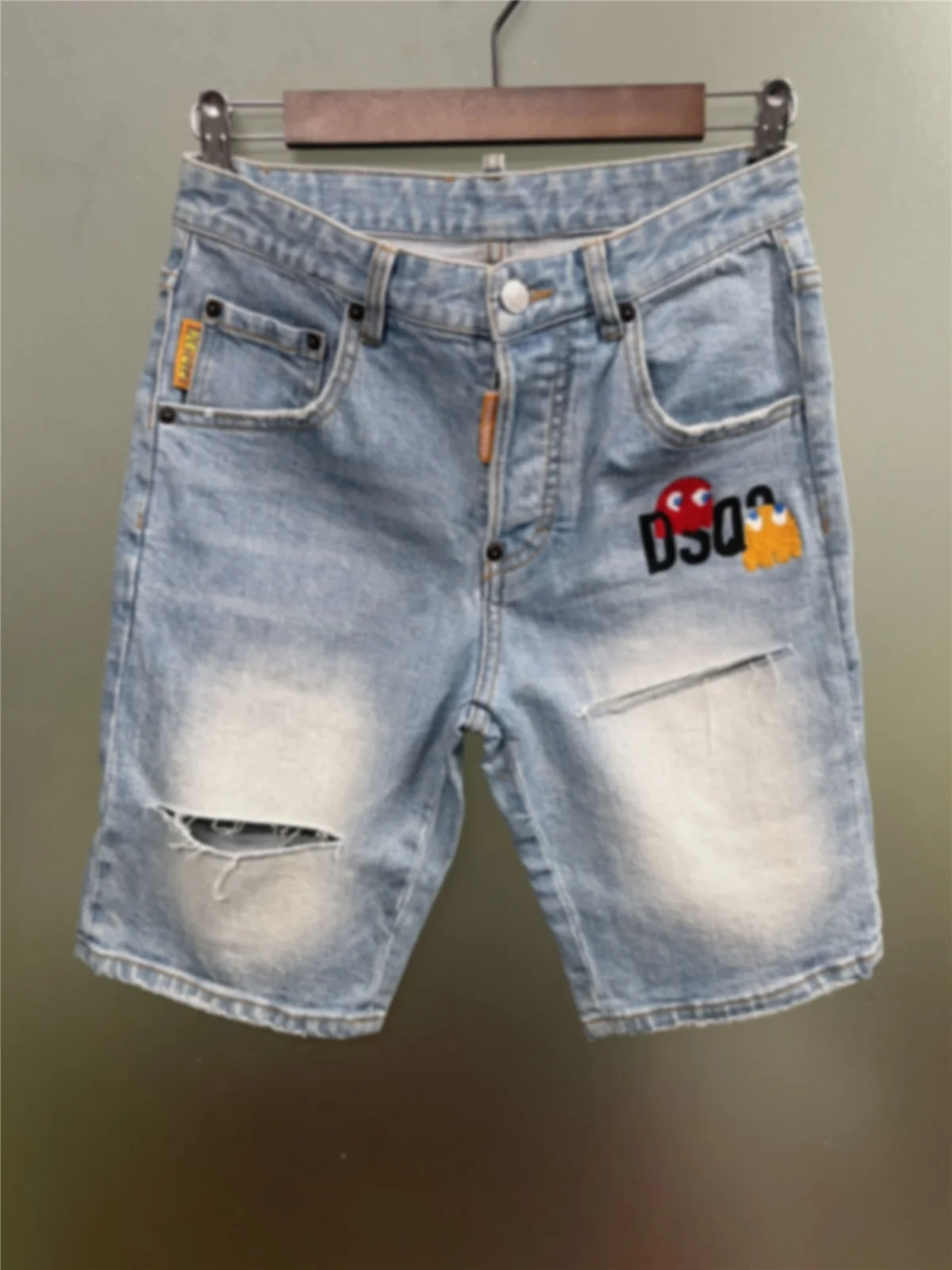 

2024 Summer New D2 Jeans Fashionable Slim Fit Elastic Speckled Paint Wear out Embroidered 5-point denim shorts