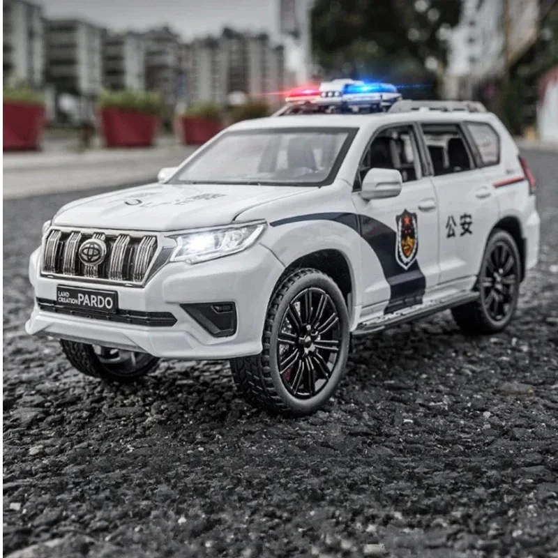 

Масштабная модель внедорожника Toyota Land Cruiser Prado 1:24, полицейская машина, литая металлическая игрушка, имитация внедорожника, подарок