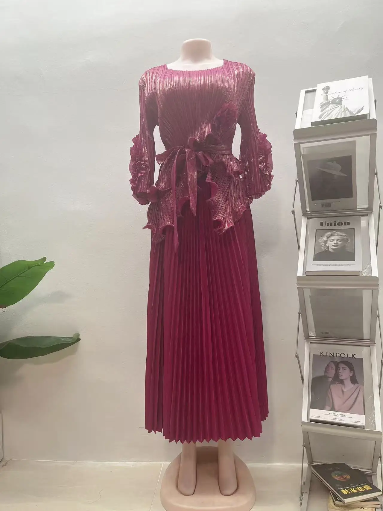 

Miyake Pleated 2 Pieces Set Women 3D Flowers Square Collar T Shirt + A Line Loose Skirt New 2025 Female Clothing