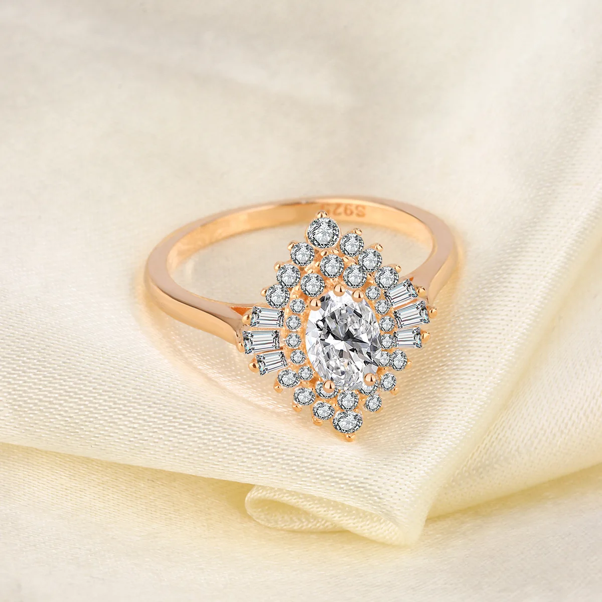 

925 Sterling Silver Full Diamond Ring Fashionable Light Luxury Marquise-Shaped Inlaid Zircon Exquisite Women’s Ring