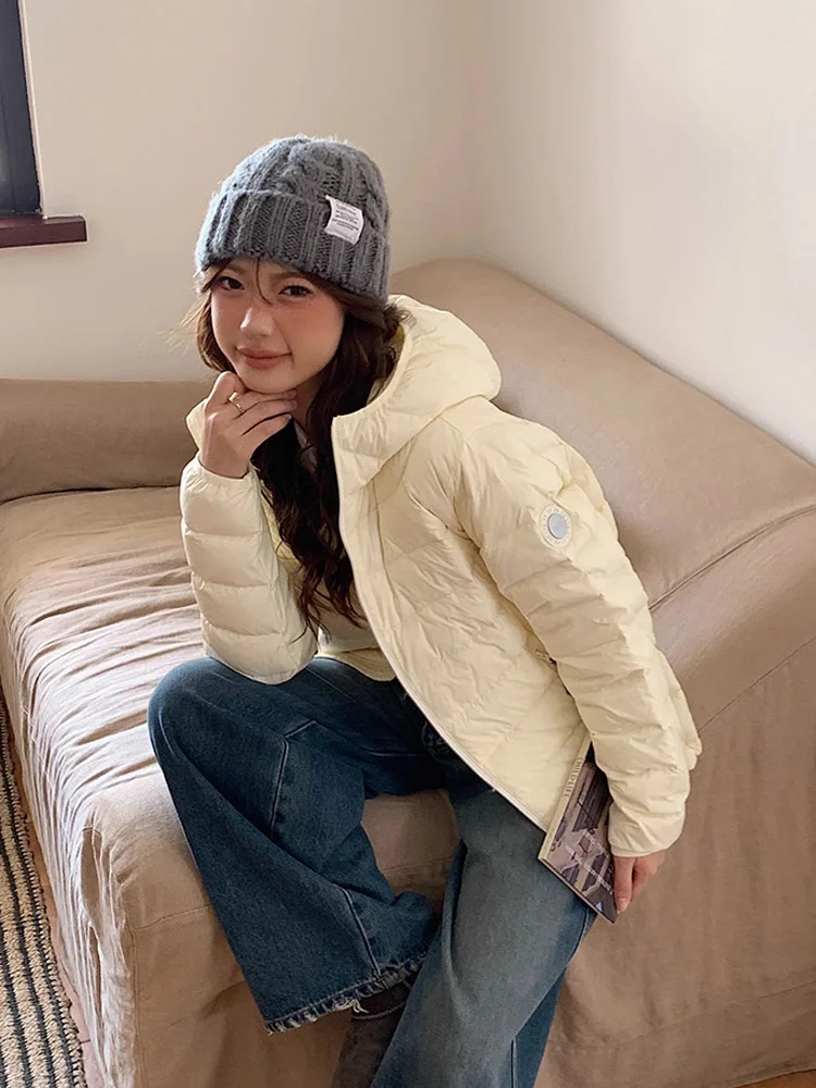 Daunenjacke für Damen, kurz und leicht, 2025, neue koreanische Version, weiße Entendaunen, lässige Herbst- und Winter-Kapuzenjacke