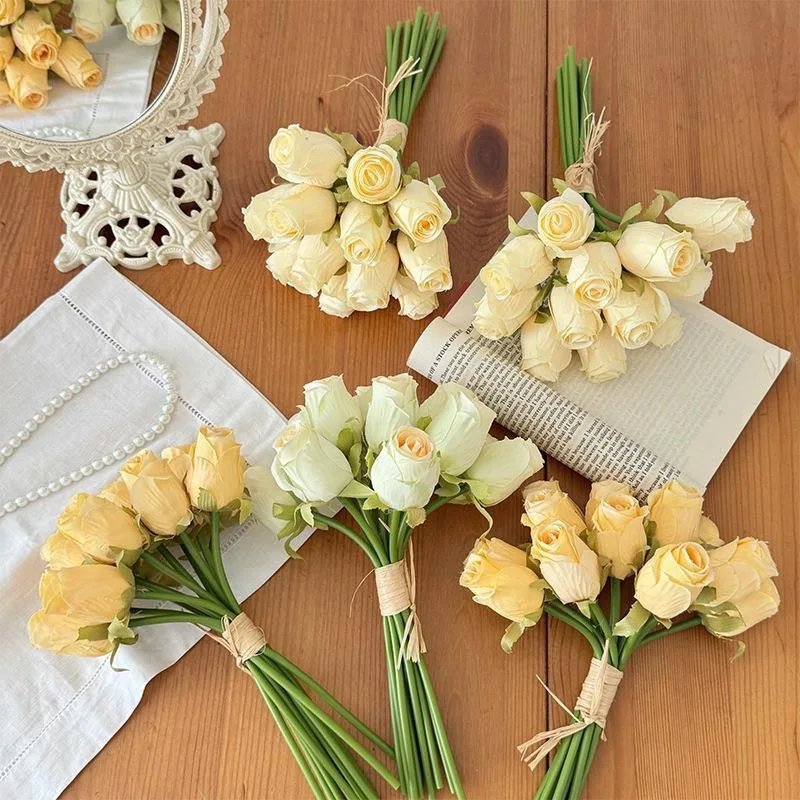 

Handheld Bouquet Of Roses Simulated Flowers Home Decoration Photography Props Road Guide Wedding Celebration Hand-Held Simulated