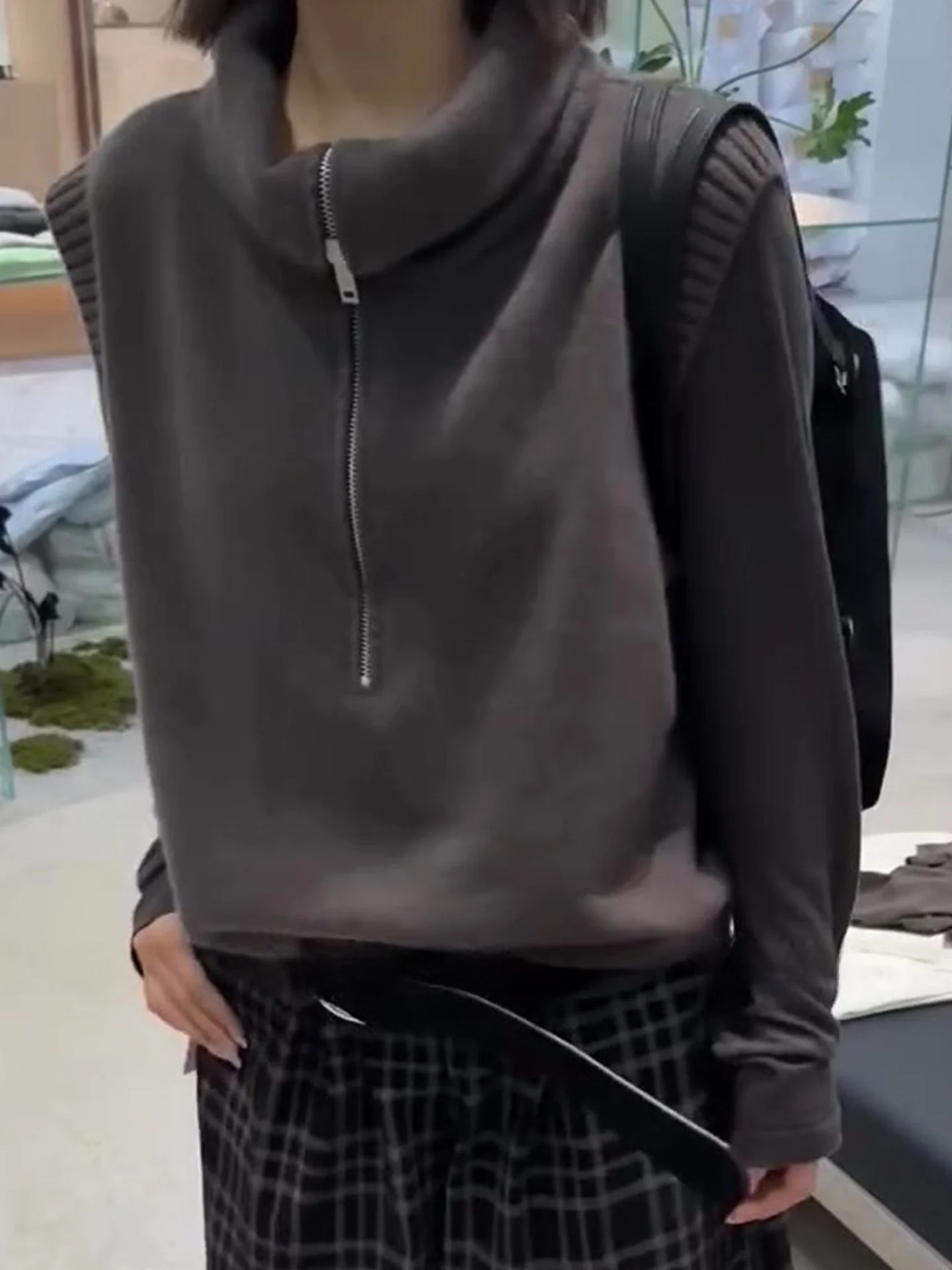 Gilet lavorato a maglia in seta di ghiaccio 2025 Stagione autunnale Casual Pendolari Top f Zip Design Svel Layering Capispalla Poetic Lin Brand