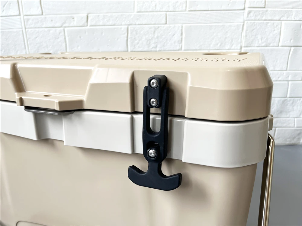 Wholesale Beige Sand 25L PU Foam Insulated Plastic Cooler Boxes Modern Food Cans Insulated Containers China Factory