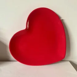 Large Heart-Shaped Ceramic Plate Lovely Multi-Functional Salad Dinnerware Home Dining Decor Versatile Plate for Any Occasion