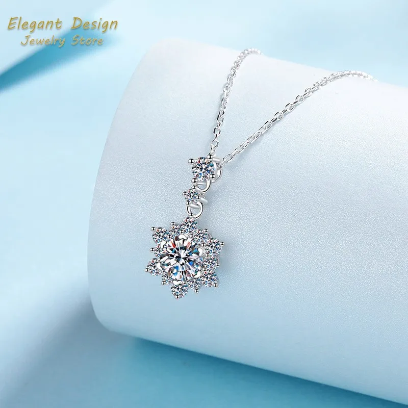 

Sunflower Charm Pendant 1ct Moissanite Advanced Versatile Collarbone Chain for Women Platinum PT950 Necklace Jewelry Gifts