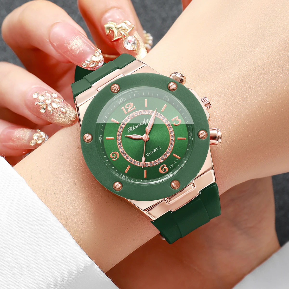 Fashion Arabic Dial Women Quartz Watch Casual Green Silicone Strap Students Sports Wristwatches Relogio Feminino（Without Box）